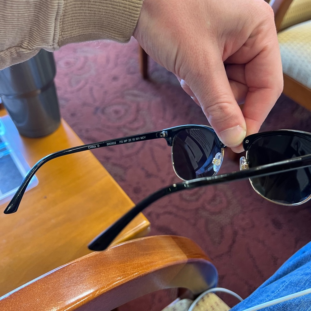 Foster Grant Sunglasses - Picture 4 of 6
